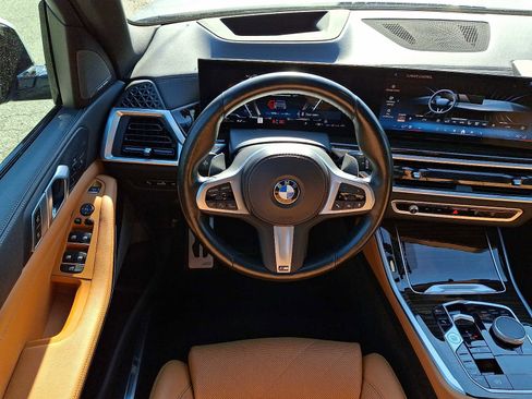 Used 2024 BMW X5 xDrive40i w/ M Sport Package AWD/4WD image 12