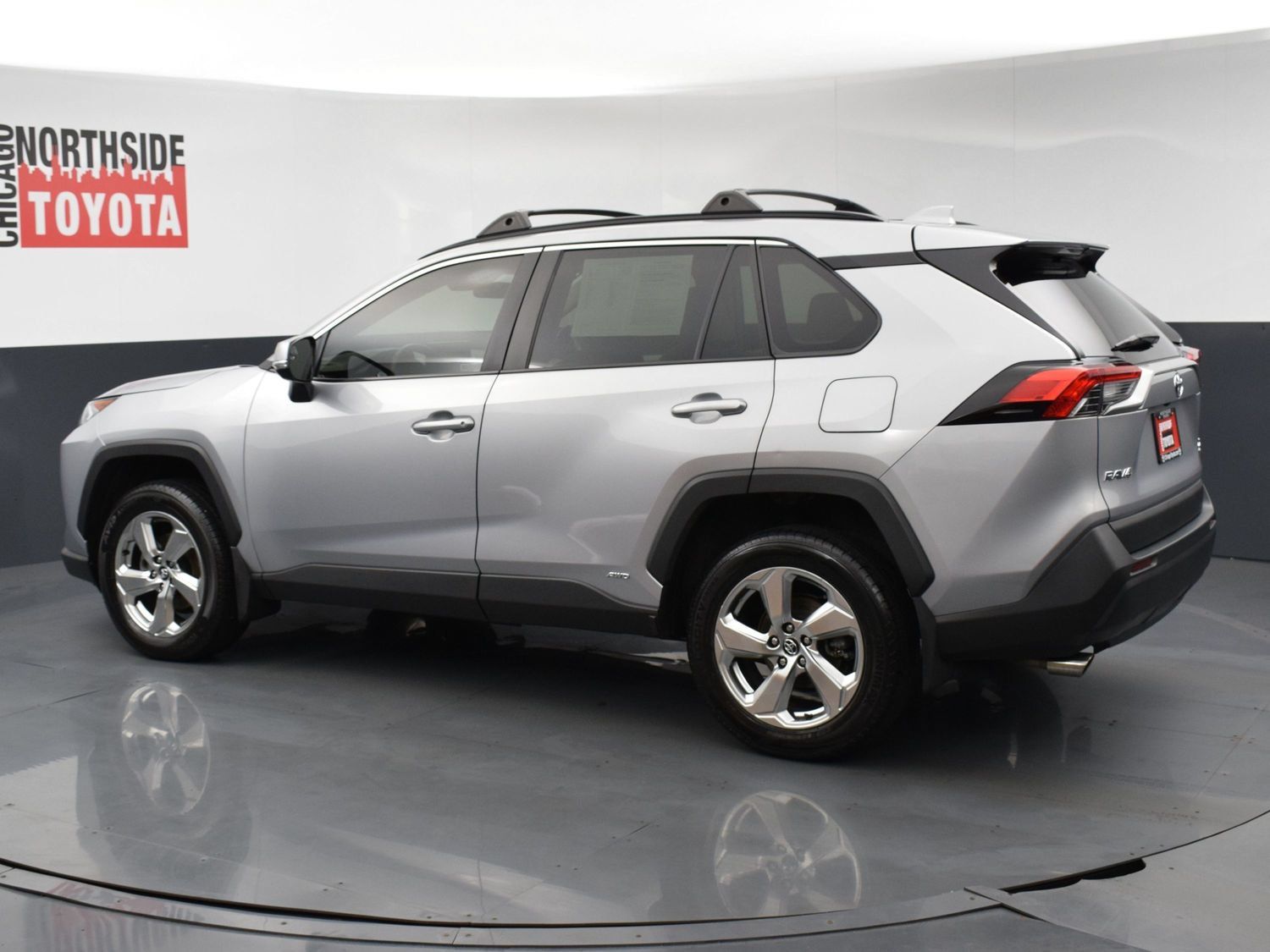 Used 2021 Toyota RAV4 XLE Premium AWD/4WD image 2