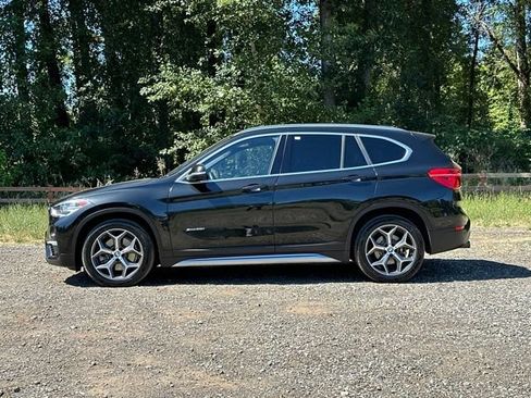 Used 2017 BMW X1 xDrive28i AWD/4WD image 6