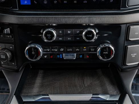 Used 2024 Ford F350 Platinum w/ FX4 Off-Road Package image 26