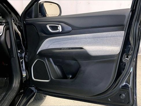 Used 2025 Jeep Compass Latitude AWD/4WD image 26