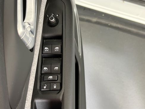 Used 2022 Jeep Compass Latitude AWD/4WD image 17