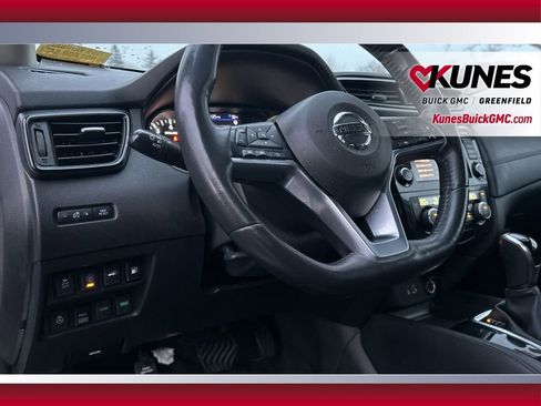 Used 2018 Nissan Rogue SL w/ Premium Package image 18