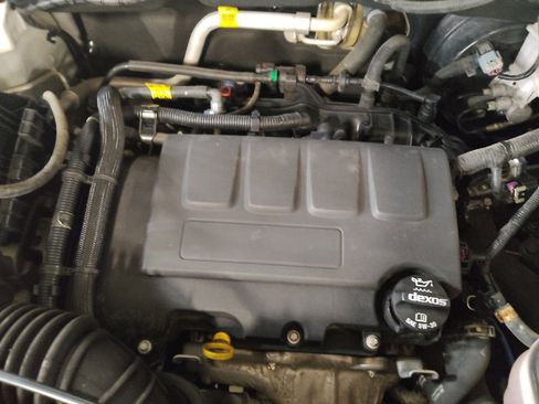 Used 2021 Chevrolet Trax LT FWD image 30