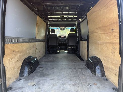 Used 2020 Mercedes-Benz Sprinter 2500 image 6