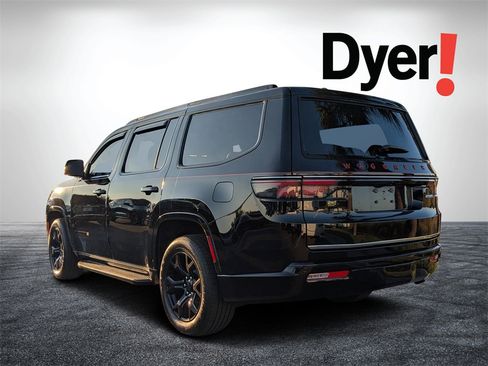 Used 2025 Jeep Wagoneer Series II image 6