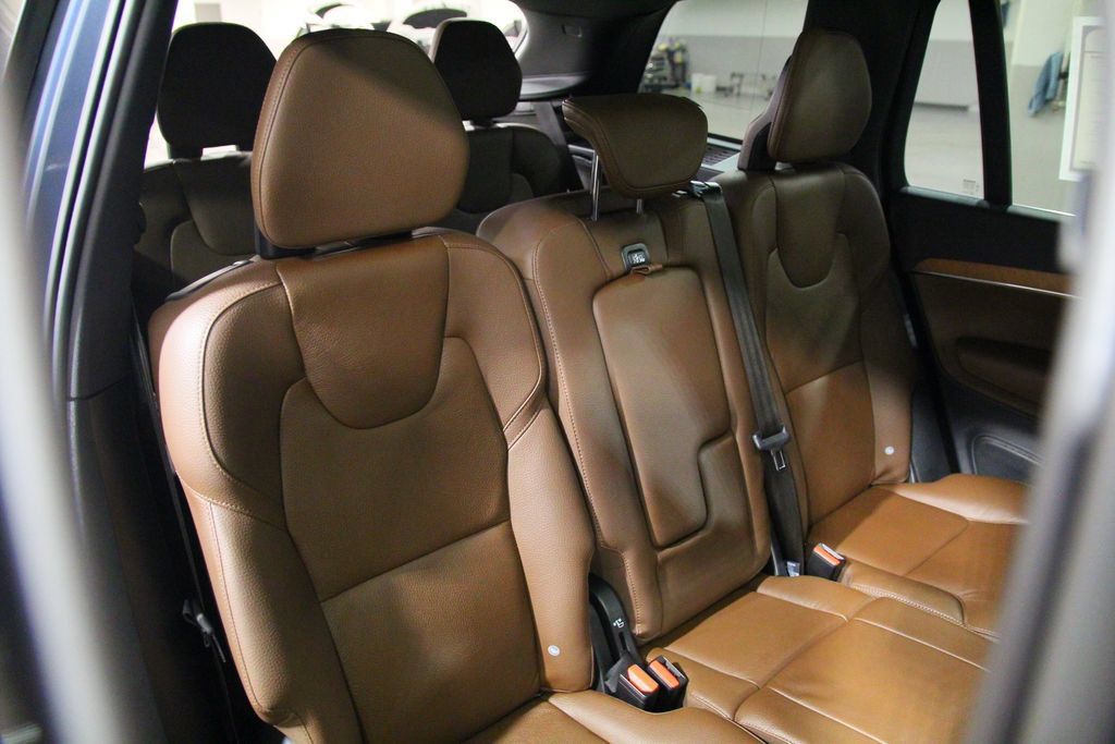 Used 2022 Volvo XC90 T6 Momentum w/ Advanced Package AWD/4WD image 24