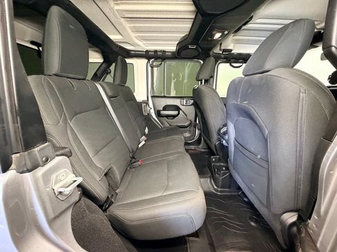 Used 2018 Jeep Wrangler Unlimited Sport S AWD/4WD image 8