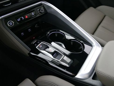Used 2025 Audi Q5 Prestige AWD/4WD image 21