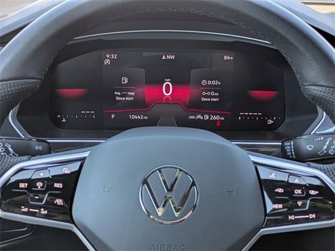 Certified 2024 Volkswagen Tiguan SE R-Line image 29
