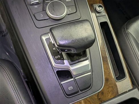 Used 2019 Audi Q5 2.0T Premium w/ Convenience Package image 17