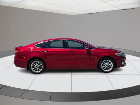 Used 2019 Ford Fusion Energi Titanium FWD image 2