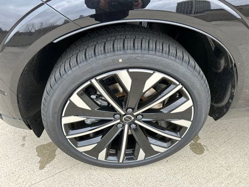 New 2026 Volvo XC60 T8 Ultra w/ Protection Package Premier AWD/4WD image 8