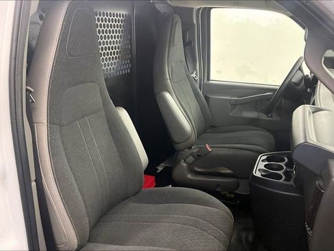 Used 2025 Chevrolet Express 2500 w/ Driver Convenience Package RWD image 5