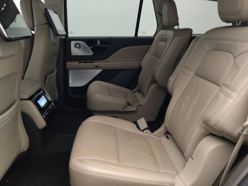 Used 2020 Lincoln Aviator Reserve w/ Equipment Group 202A AWD/4WD image 18