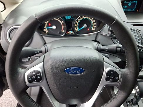 Used 2015 Ford Fiesta SE image 20
