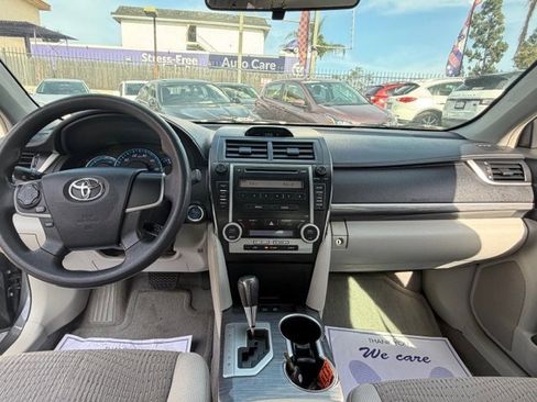 Used 2012 Toyota Camry LE FWD image 11