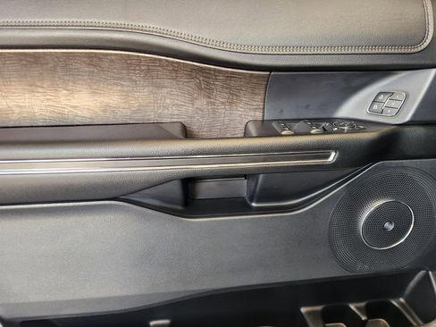 Used 2021 Ford Expedition Limited image 25