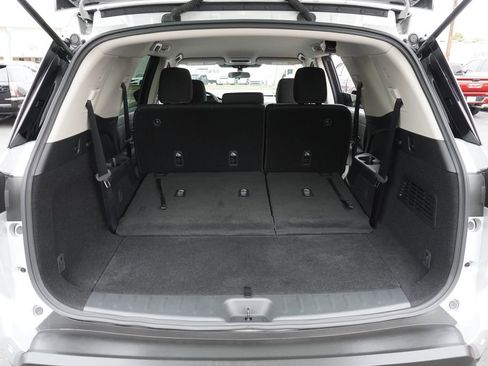 Used 2025 Nissan Pathfinder S image 8