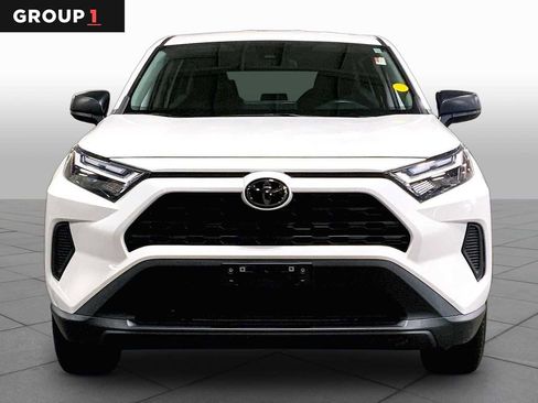 Used 2023 Toyota RAV4 LE AWD/4WD image 4