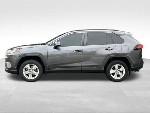 Used 2021 Toyota RAV4 XLE AWD/4WD image 2
