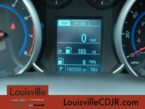 Used 2016 Chevrolet Cruze LT w/ Technology Package FWD image 4