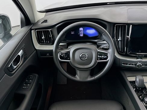 Used 2025 Volvo XC60 B5 Plus image 17