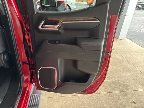 Used 2023 GMC Sierra 1500 Elevation image 25