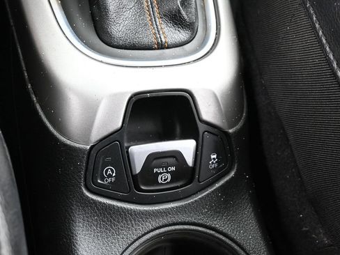 Used 2020 Jeep Compass Latitude FWD image 22