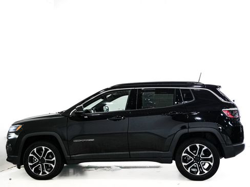 Used 2023 Jeep Compass Limited w/ Sun and Sound Group AWD/4WD image 6