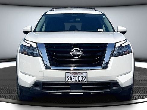 Certified 2022 Nissan Pathfinder SV FWD image 2