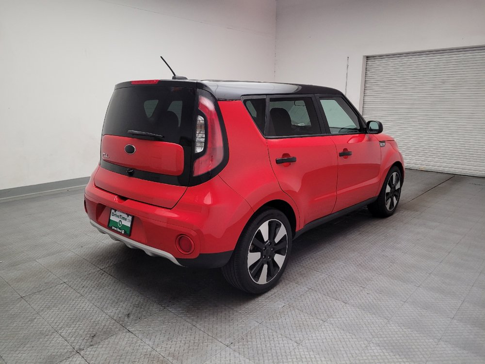 Used 2017 Kia Soul + w/ Designer's Package FWD image 9