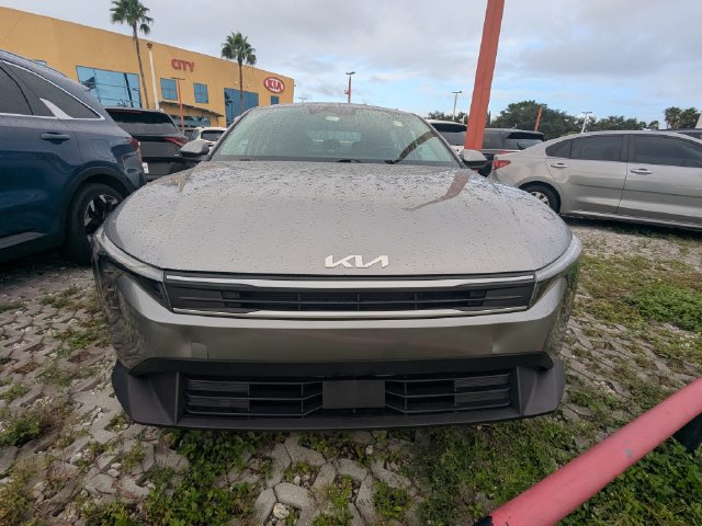 Certified 2025 Kia K4 FWD image 2