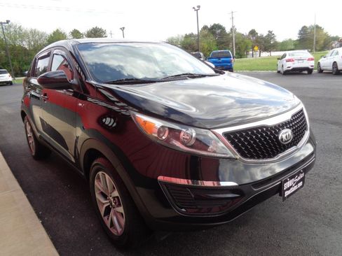 Used 2016 Kia Sportage LX image 4