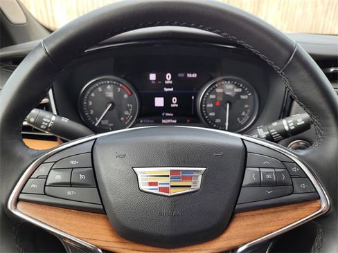 Used 2023 Cadillac XT5 Premium Luxury w/ Technology Package image 18