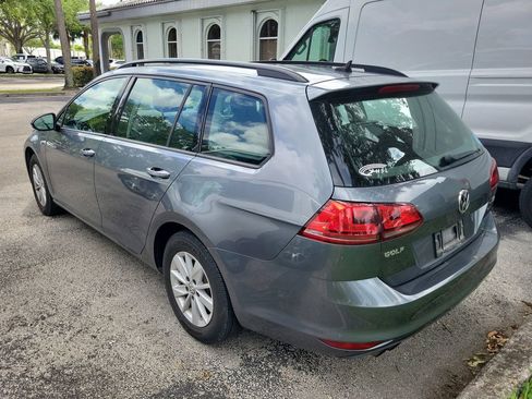 Used 2016 Volkswagen Golf S image 4