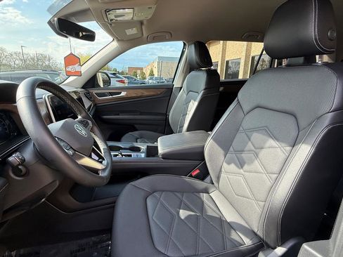 Used 2024 Volkswagen Atlas SE image 10
