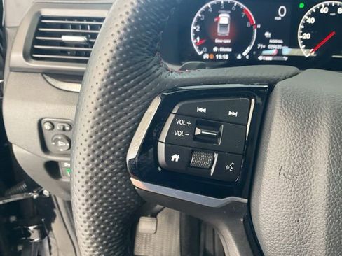 Used 2024 Honda Ridgeline Black Edition image 11