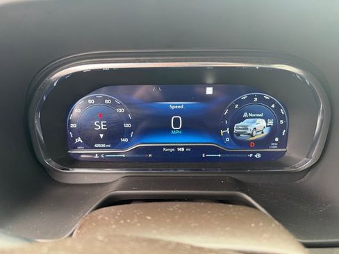 Used 2022 Chevrolet Suburban Z71 w/ Luxury Package image 10