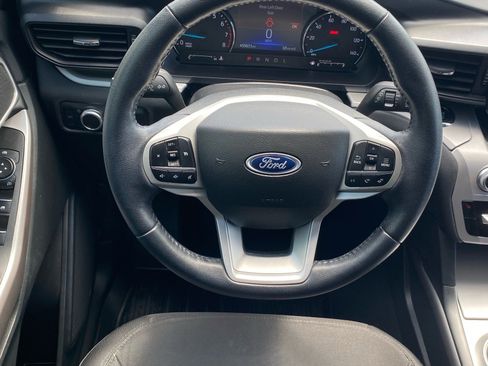 Certified 2023 Ford Explorer XLT AWD/4WD image 7
