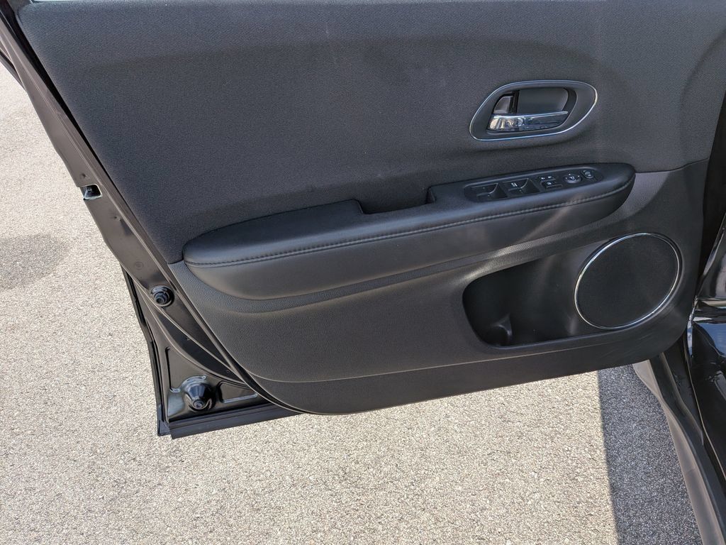 Used 2022 Honda HR-V EX image 9