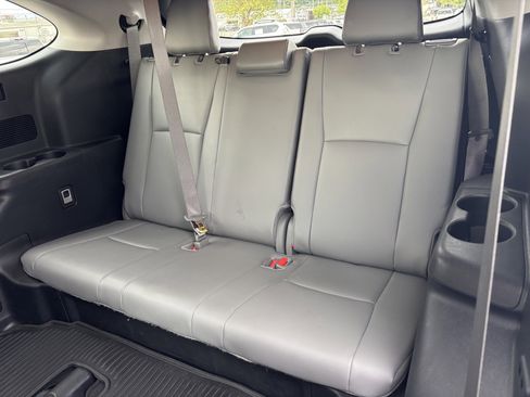 Used 2024 Toyota Highlander LE image 20