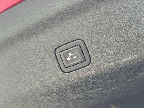 Certified 2021 Cadillac Escalade Premium Luxury Platinum image 20