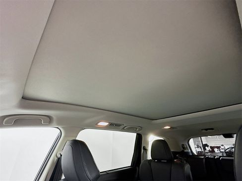 Used 2022 Subaru Ascent Touring image 23