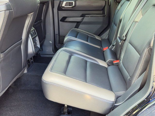 Used 2025 Ford Bronco Outer Banks AWD/4WD image 13