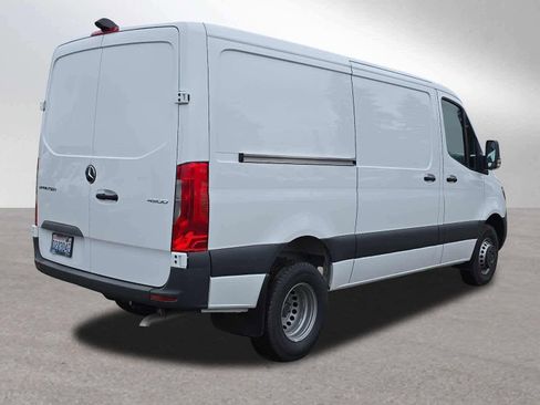 Used 2024 Mercedes-Benz Sprinter 4500 image 3