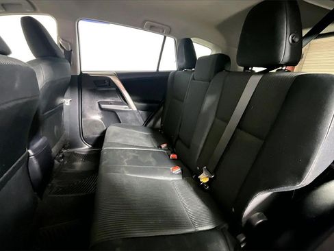 Used 2018 Toyota RAV4 LE image 21