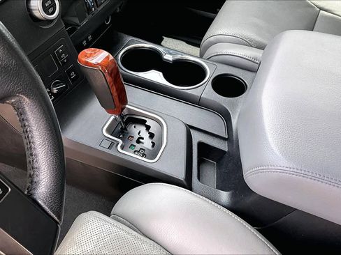 Used 2020 Toyota Sequoia Platinum RWD image 17