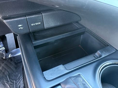 Used 2019 Toyota Camry LE image 21