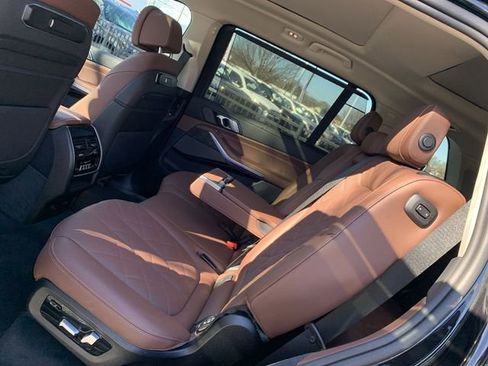 Used 2025 BMW X7 xDrive40i image 10